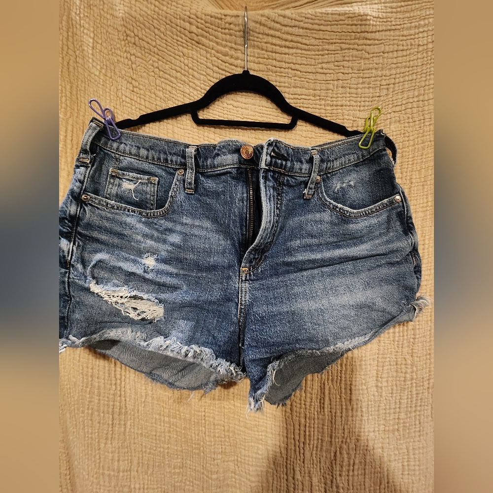 Silver Brand Distressed Denim shorts